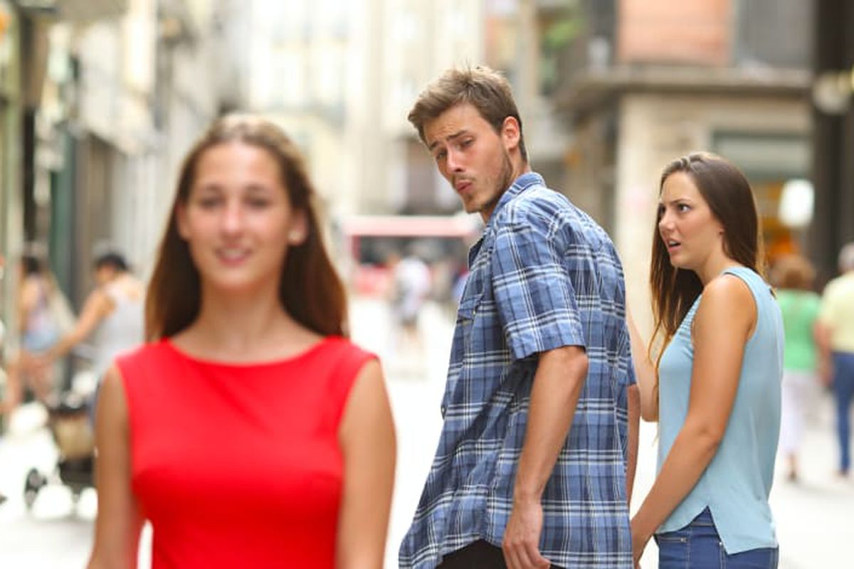 Distracted Boyfriend meme about KEEN